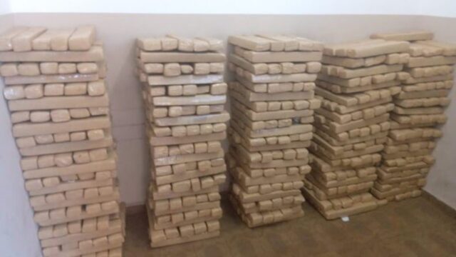 Barras de maconha avaliadas em mais de R$ 1 milhão são apreendidas em Uberlândia