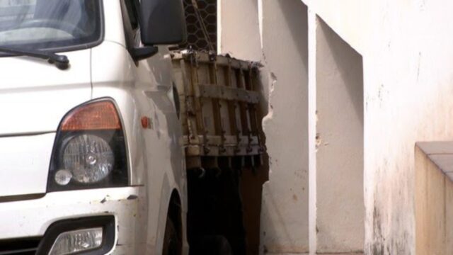 Trabalhador tem parte do braço amputado após acidente com caminhão em Uberlândia