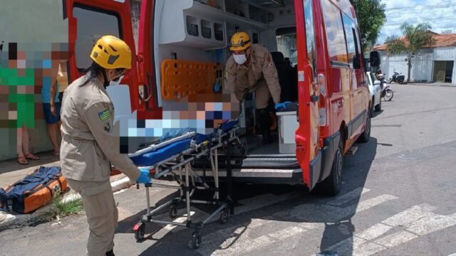 Motociclista fica ferido após colisão em cruzamento no bairro Nossa Senhora de Fátima, em Catalão