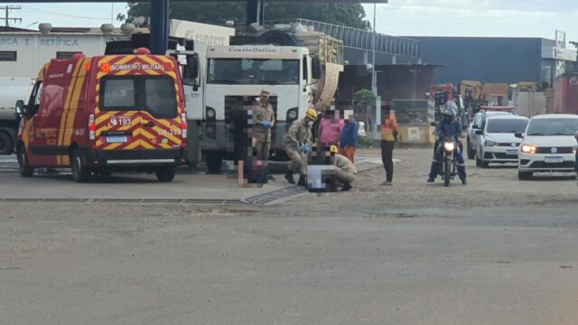 Dois jovens ficam feridos após acidente entre carro e moto, em Catalão