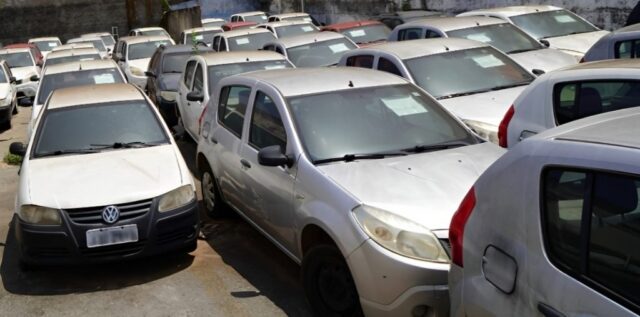 Governo de Goiás arrecada R$ 4,3 milhões com leilões de carros em desuso