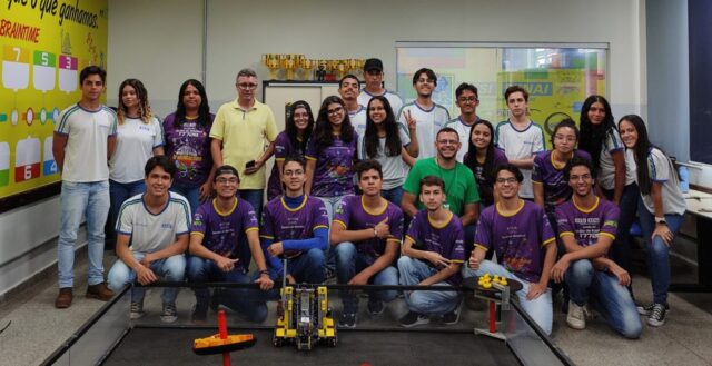 Equipe do Zap Catalão visita equipe de robótica Brain Machine na unidade do Sesi/Senai, em Catalão