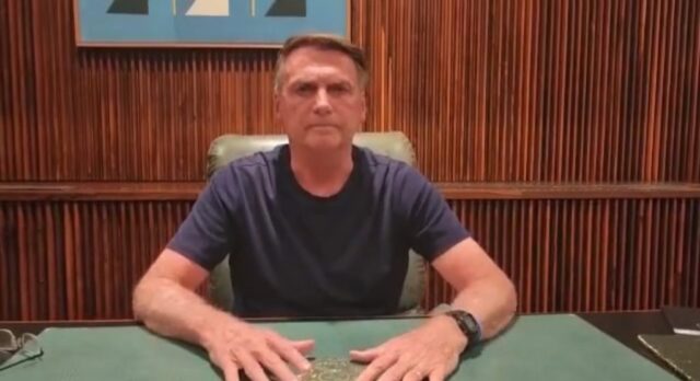 Em vídeo, Bolsonaro faz apelo por fim de bloqueios: “Desobstruam as rodovias”