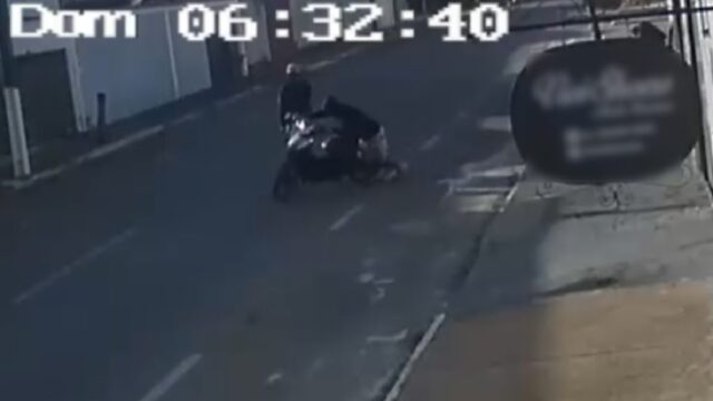 Câmeras segurança registram furto de motocicleta em Catalão; vídeo