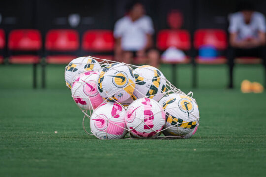 Com Atlético Goianiense x Santos pela Série A, confira a agenda de jogos do dia