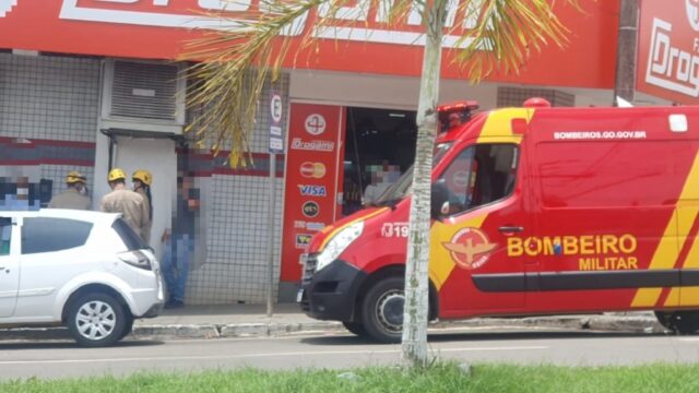 Mulher é atropelada por moto ao atravessar avenida, em Catalão