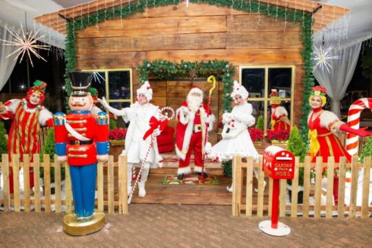 Chegada do Papai Noel — Prefeitura de Ouvidor inaugura casa do Papai Noel e Luzes do Natal 2022