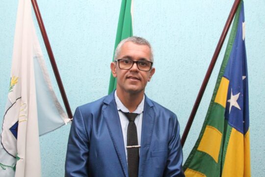 Em redes sociais: vereador Maciel Batalha deseja a todos um Feliz Ano Novo!