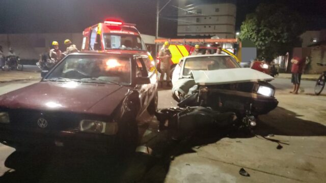 Condutor de carro colide em veículos e foge deixando vítimas sem socorro, na Vila Erondina, em Catalão