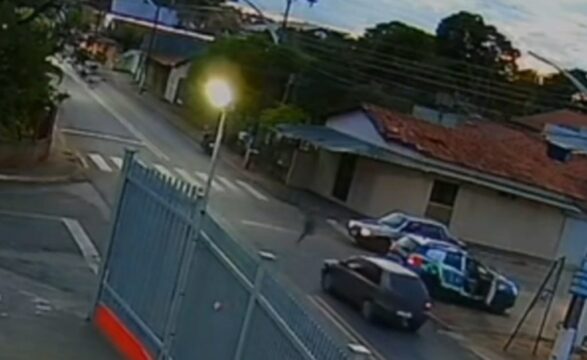 Dois rapazes ficam gravemente feridos após sofrerem um acidente de trânsito enquanto tentavam fugir da PM, em Corumbaíba