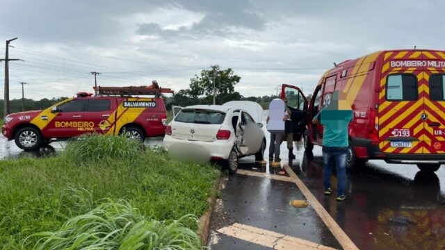 Duas pessoas ficaram feridas em um acidente na Go-139 em Caldas Novas