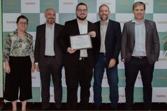 Professor da Universidade Federal de Catalão (UFCat) recebe prêmio da FAPEG de Ciência, Tecnologia e Inovação - Edição 2022