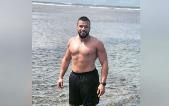Turista goiano desaparece em mar após evitar que filho se afogasse na Bahia