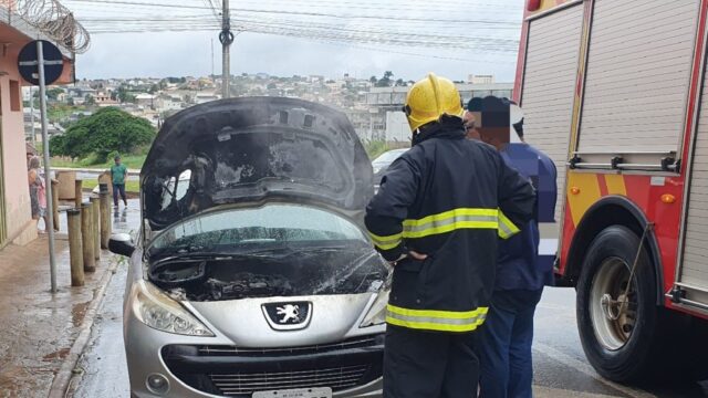 Princípio de incêndio em veículo mobiliza Corpo de Bombeiros em Catalão