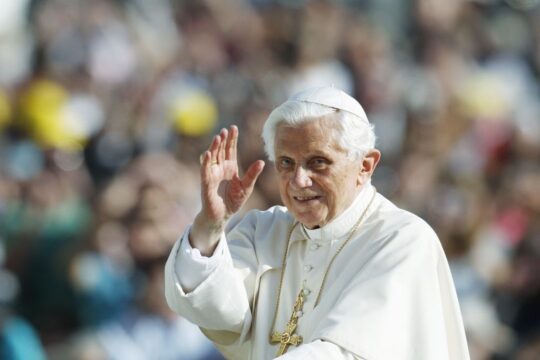 Papa emérito Bento XVI morre aos 95 anos