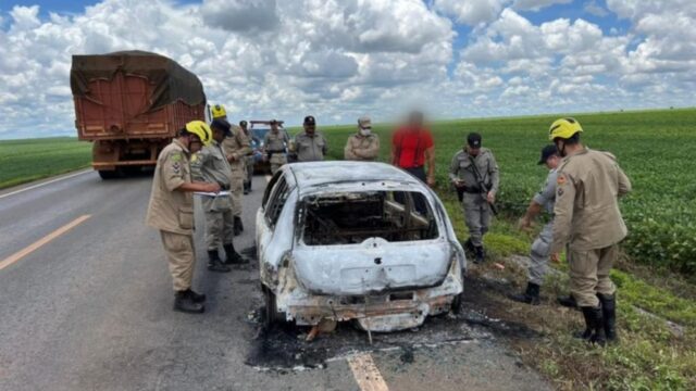 Quatro corpos são encontrados carbonizados dentro de carro com as mesmas características do veículo de cabeleireira que sumiu junto com os filhos