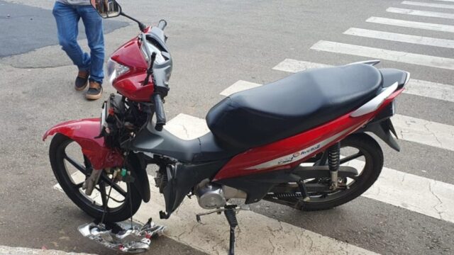 Colisão entre duas motos deixa um homem ferido, em Catalão