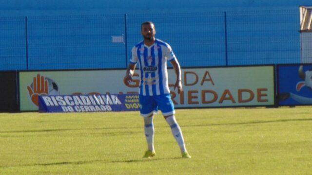 Crac contrata zagueiro Anderson Alagoano, o jogador está de volta ao Leão do Sul