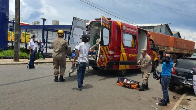 Motociclista fica ferido após colidir em veículo que saia de estacionamento de supermercado em Catalão