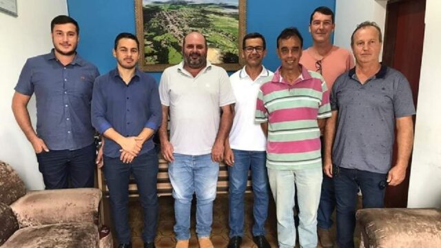 Prefeitura de Três Ranchos faz convênio e adere programa de Pecuária Brasil" de "Melhoramento Genético Bovino"