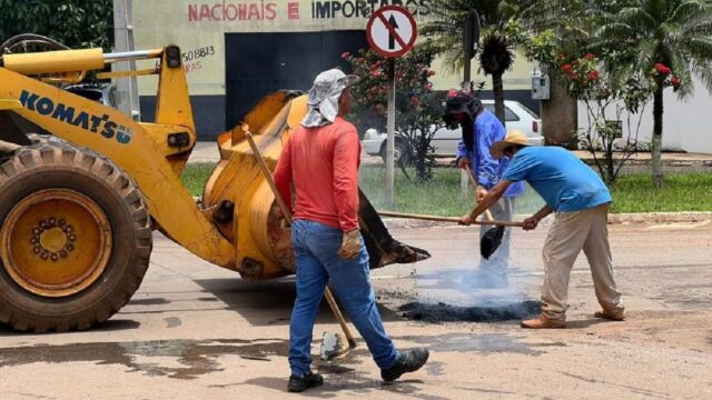Prefeitura de Ouvidor realiza operação tapa buraco em ruas da cidade