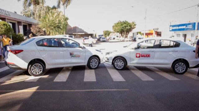 Prefeitura de Ouvidor entrega 2 novos veículos para atender a Saúde do município; investimento de R$ 196 mil