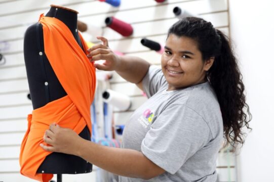 Governo de Goiás oferece mais de 800 vagas gratuitas para qualificação profissional e atividades esportivas