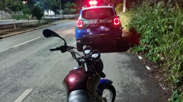 Por direção perigosa e outras infrações, moto é apreendida pela PM em Catalão