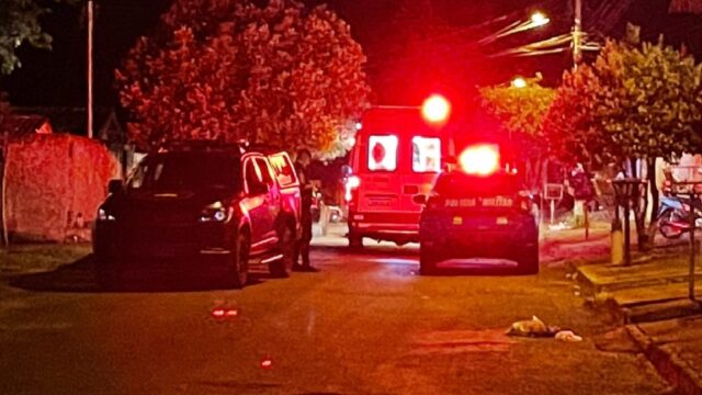 Homem é morto a tiros dentro de sua residência, em Caldas Novas