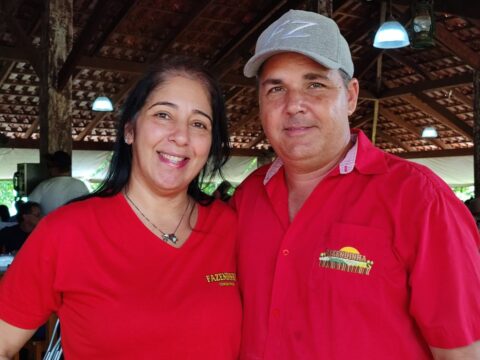 Fazendinha Comida Típica comemora 6 anos com Costelão e música ao vivo; FOTOS