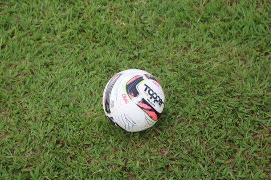 Conheça a nova bola do Campeonato Goiano 2023
