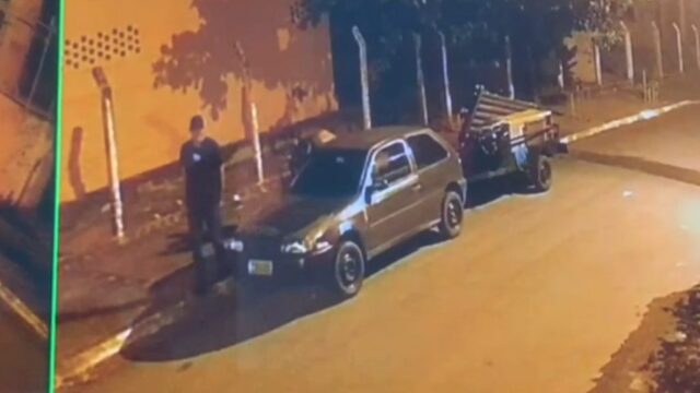 VÍDEO: Suspeitos são flagrados por câmeras de segurança transportando objetos furtados, em Catalão