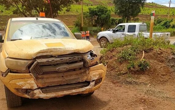 Ouvidor: Caminhonetes colidem em cruzamento na GO-503, no Chapadão das Mineradoras