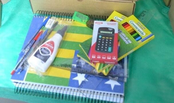 Estudantes da rede estadual de Catalão receberão kit de materiais escolares