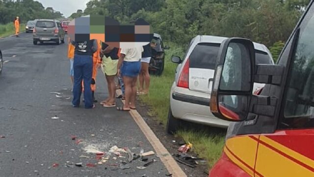 Acidente na MG-413 entre Araguari e Caldas Novas deixa quatro pessoas feridas
