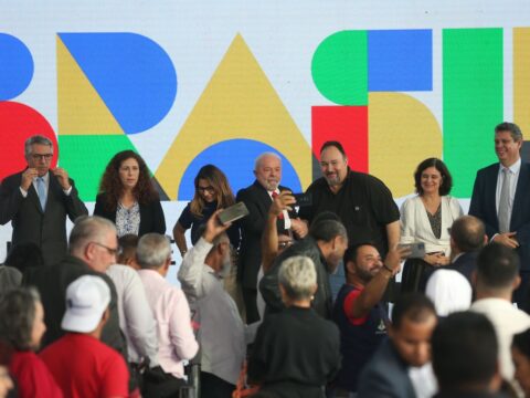 Lula assina lei que reconhece agentes comunitários como profissionais de saúde