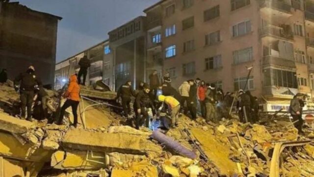 Número de mortos em terremoto na Turquia e na Síria sobe para 3.830