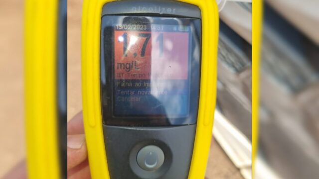 Caminhoneiro quebra recorde de teor alcoólico no ano em Goiás