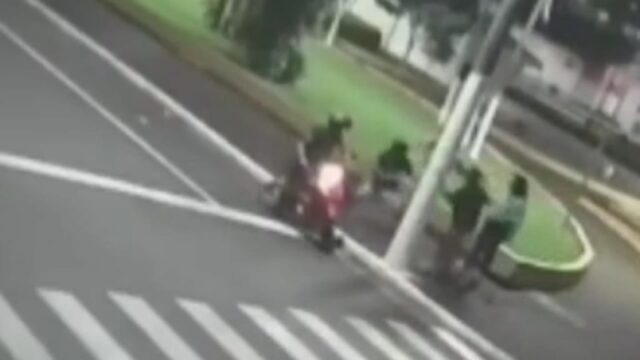 Dupla de moto assalta casal no centro de Catalão