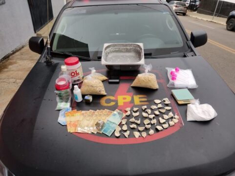 Dois suspeitos são presos ao crimes de tráfico de drogas no Bairro Jardim Paraíso, em Catalão
