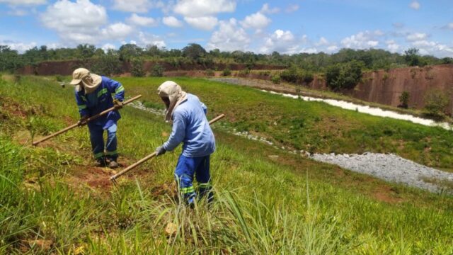 Ribeirão Pari, principal barragem de reservatório de água de Catalão, recebe nova operação de manutenção e limpeza