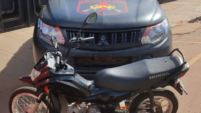 Em Pires do Rio, CPE recupera moto furtada e prende suspeito em flagrante