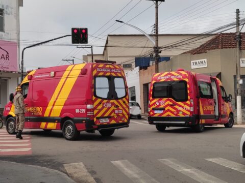 Colisão entre carro e moto deixa duas pessoas feridas em Catalão