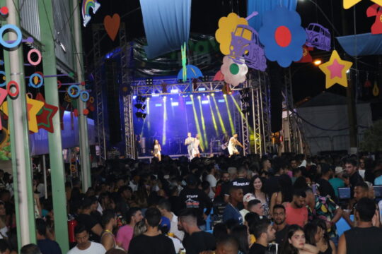 Público lota Alameda Lélio Davi no primeiro dia do Carnaval Folia 2023, em Goiandira