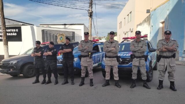 PM age rápido e prende três criminosos que feriram idoso durante assalto a residência, em Catalão