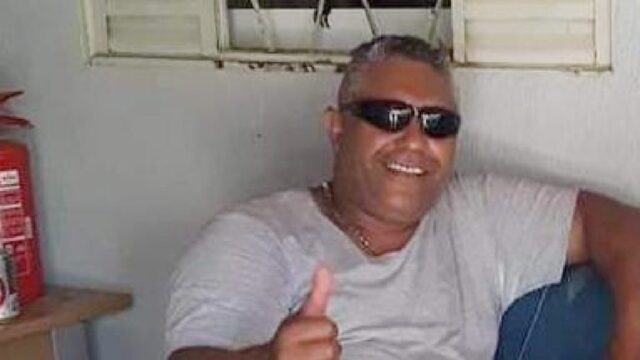 Após colidir em caçamba, motociclista de 51 anos morre no hospital em Catalão