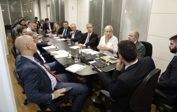 Governo de Goiás participa de reunião sobre o programa Minha Casa Minha Vida