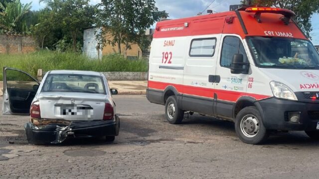 Em Caldas Novas, motociclista fica ferido ao colidir na traseira de veículo; veja vídeo