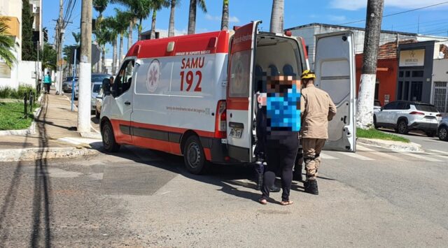 Motociclista fica ferido em acidente no Centro de Catalão