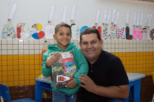 Ouvidor conquista nota máxima em programa de alfabetização e recebe reconhecimento nacional